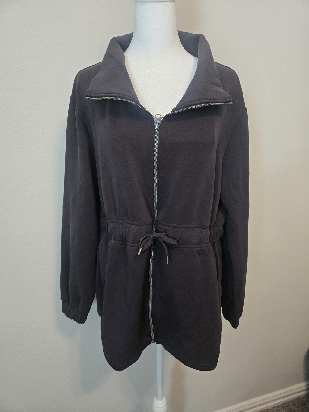 Women's Charcoal Zip-Front Utility Jacket with Drawstring Waist
